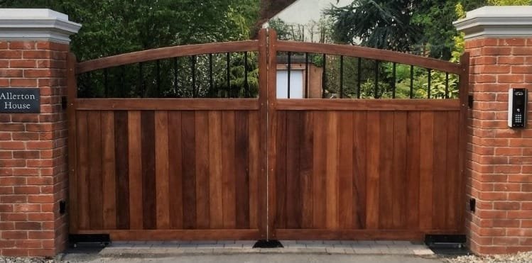 Mẫu cổng gỗ biệt thự 2 cánh đẹp "sang trọng" Cổng Gỗ Biệt Thự Tự động