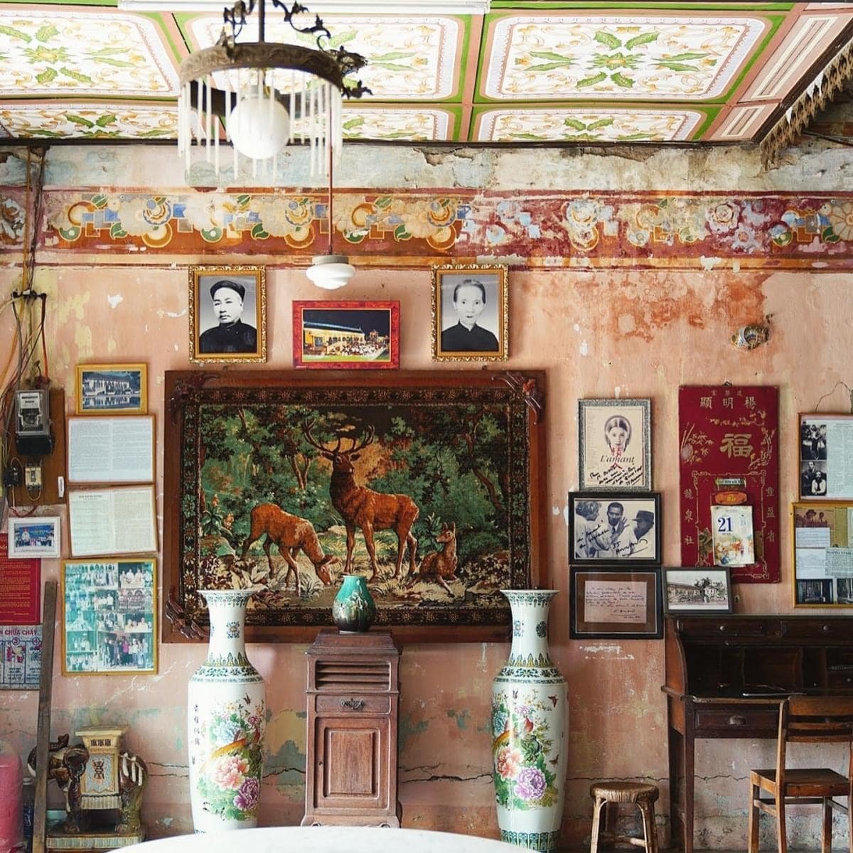 Ben Trong Nha Co Binh Thuy